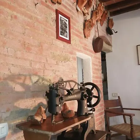 La Bottega Del Calzolaio * Castiglion Fibocchi